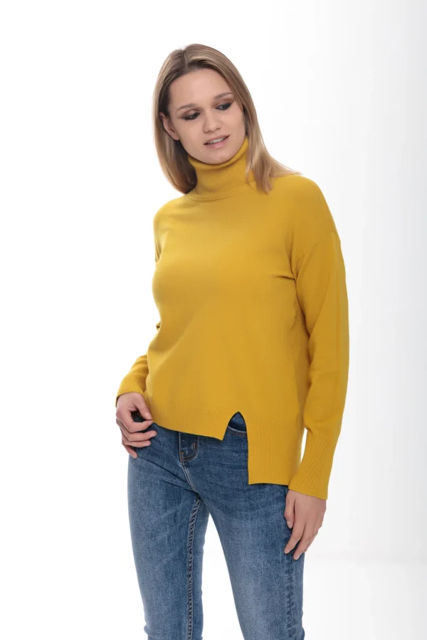 Dolcevita con spacchi sul fondo – DTA6042