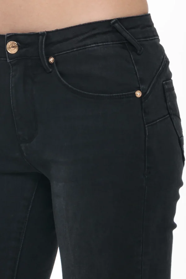 CARLA – Denim – Slim push up med waist black denim – DTA6254