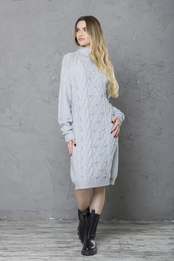 Vestito lupetto treccia c/pon pon – DTA5955