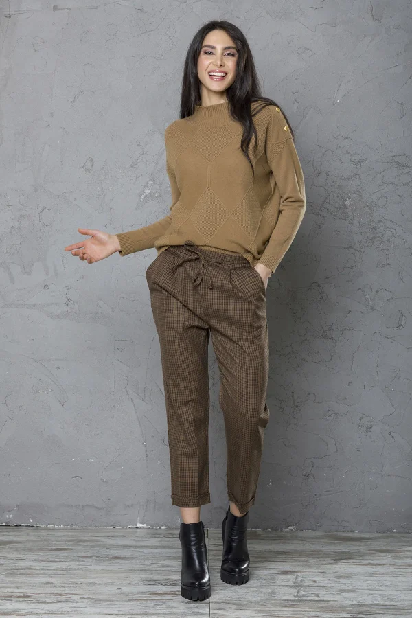 Collo vulcano c/bottoni su spalla e rombi – DTA6066