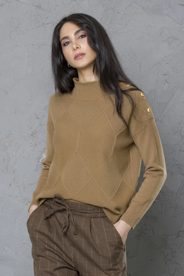 Collo vulcano c/bottoni su spalla e rombi – DTA6066