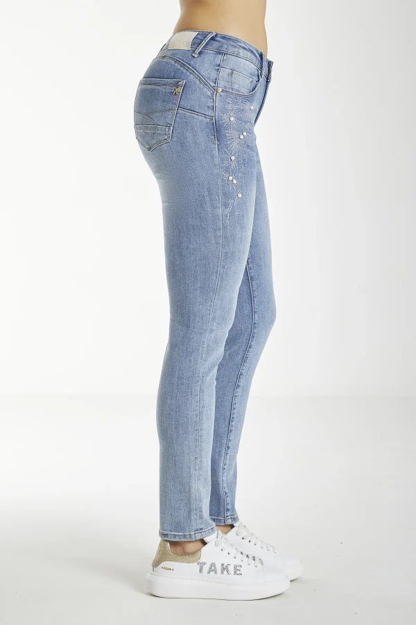 CARLA- Denim slim push up medium waist c/ applicaz – DKE5944