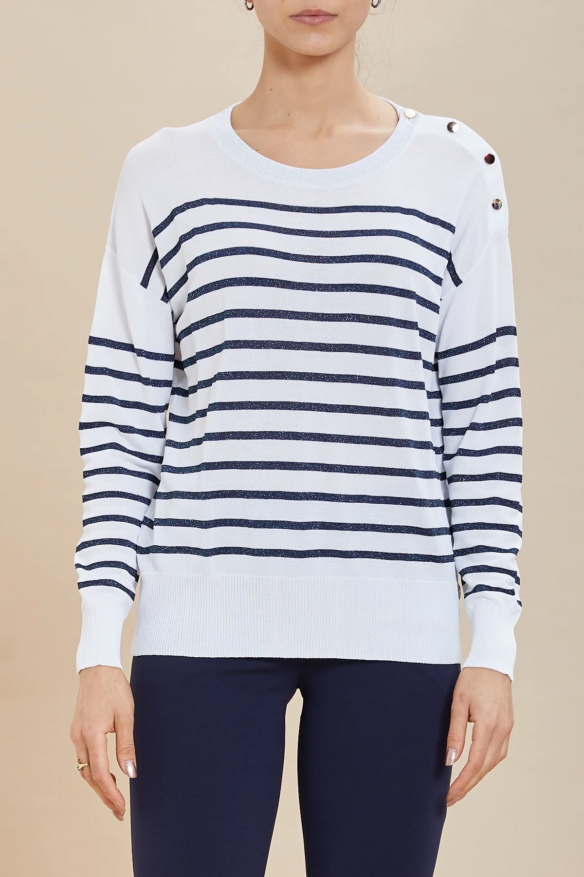 MAGLIA girocollo bottoni e righe in lurex - DKE6029 - immagine 2