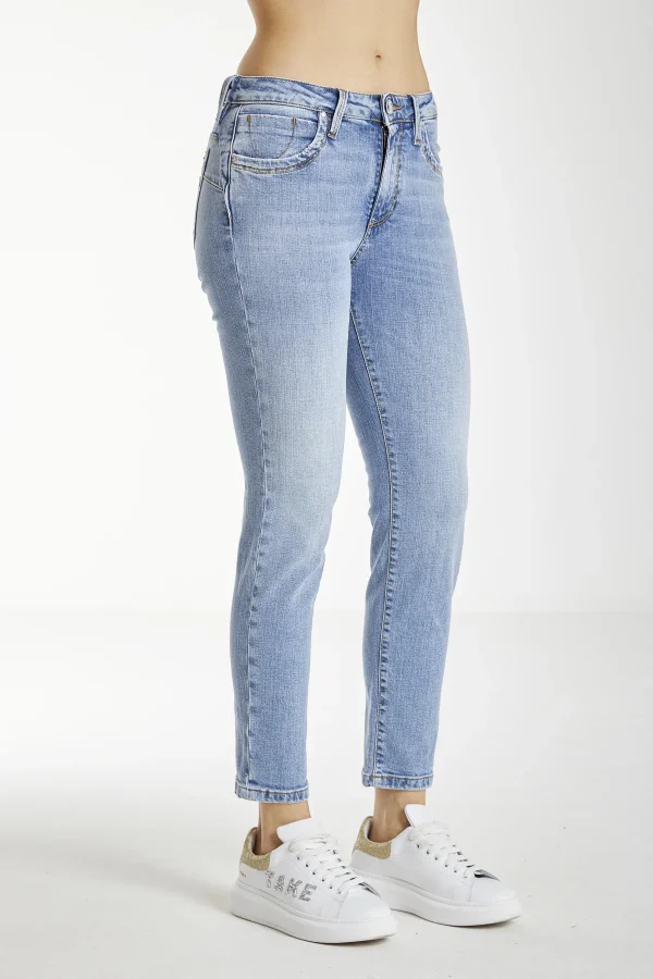 CARLA-denim slim push up medium waist-wiser – DKE7110