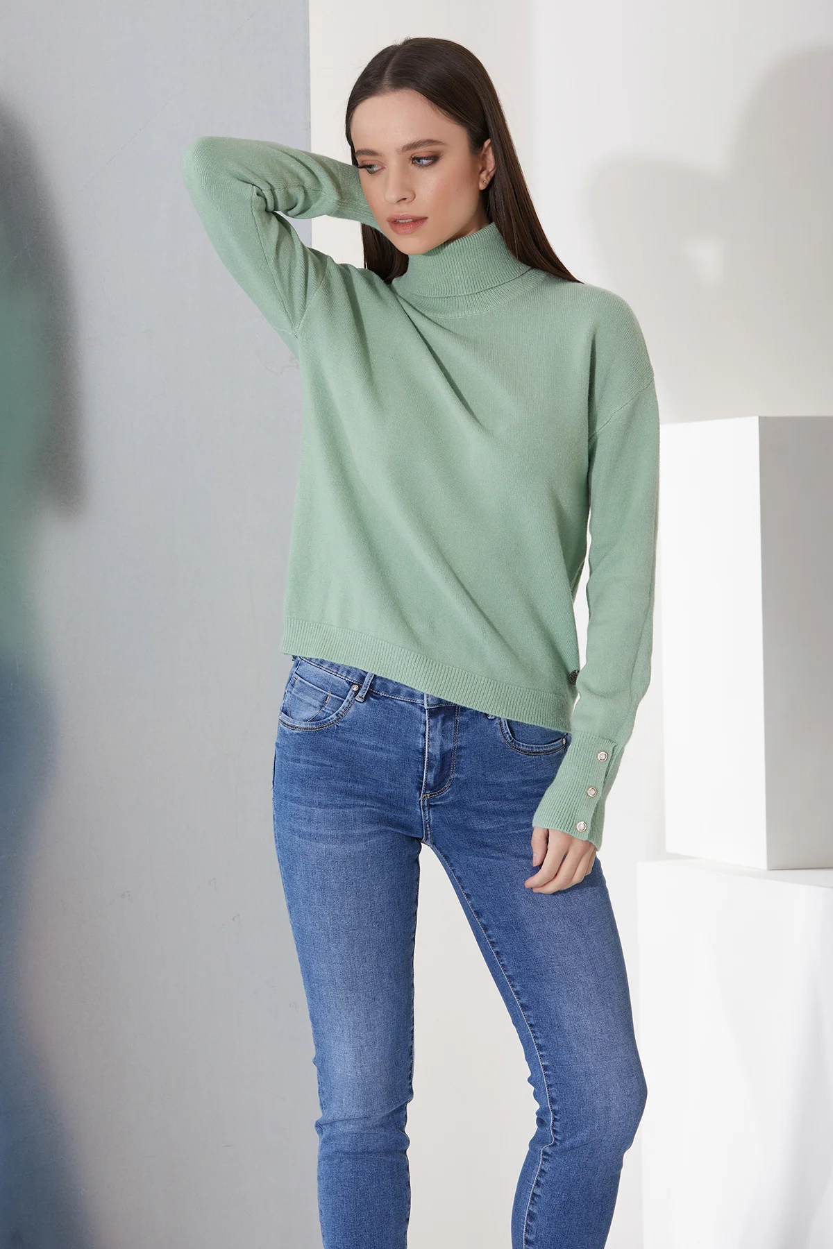 dolcevita con bottoni su manica gauge 7 - DTA8228 - immagine 3