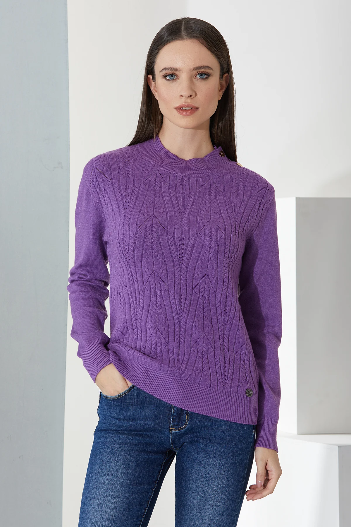 lupetto con lavorazione e bottoni sulla spalla - DTA8233