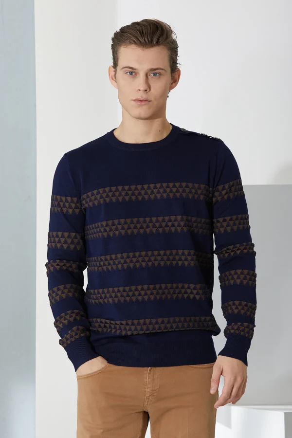 girocollo disegno triangoli con bottoni spalla – UTA6443