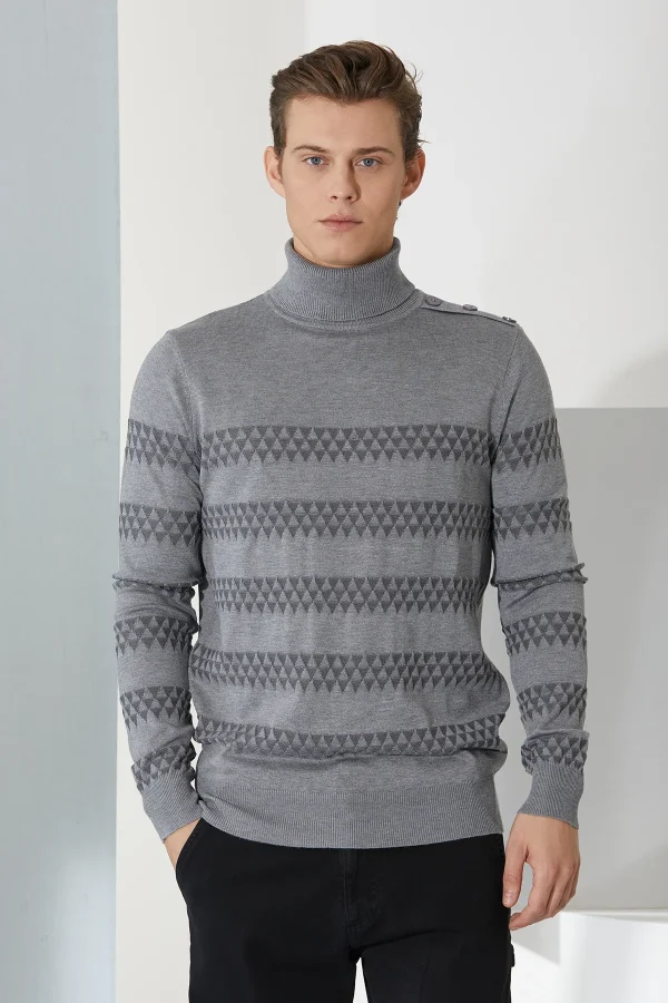 dolcevita disegno triangoli con bottoni spalla – UTA6444