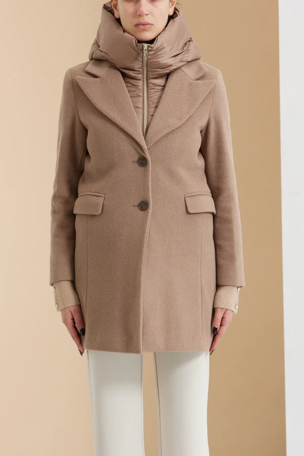 CAPPOTTO BARONETTO CON IMBOTTITURA E CAPPUCCIO – DTA8307