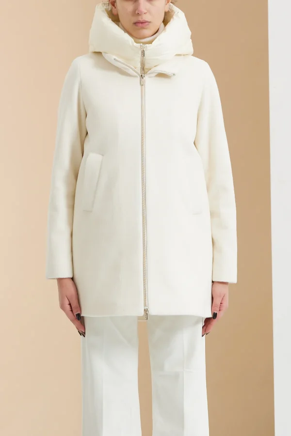 CAPPOTTO CON IMBOTTITURA E CAPPUCCIO – DTA8308