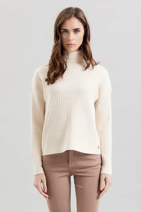 LUPETTO CON TRECCINE LANA – DT00179