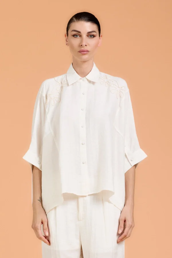 CAMICIA OVER CON RICAMI – DK02802